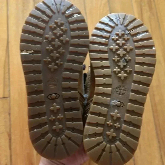 Toddler  Timberland booties - Picture 5 of 6